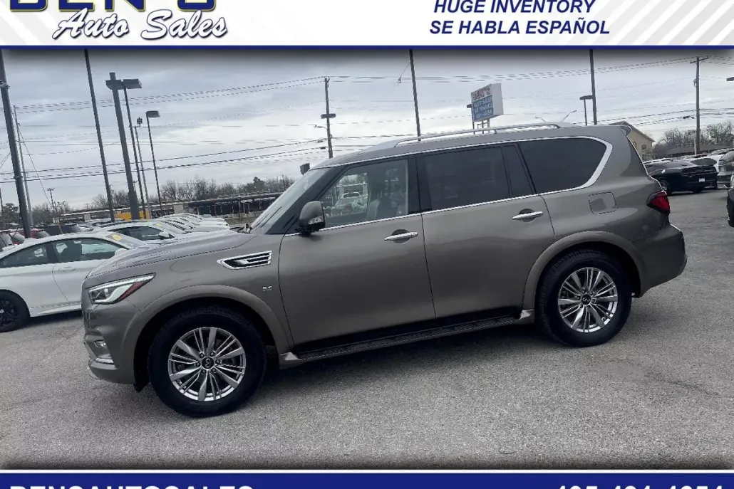 2019 Infiniti QX80 Luxe photo 1