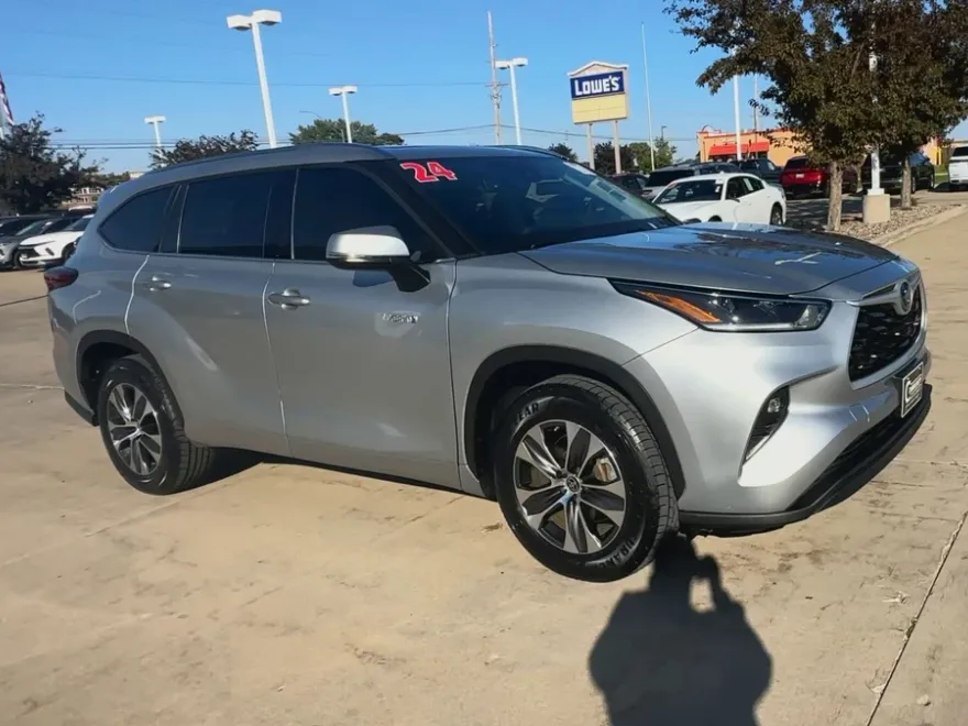 2021 Toyota Highlander Hybrid XLE photo 1