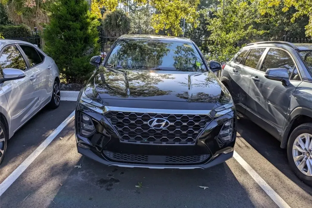 2019 Hyundai Santa Fe SEL photo 1