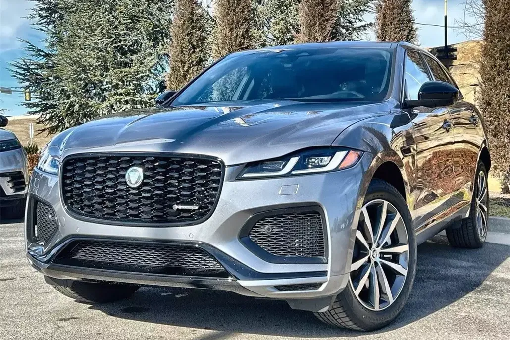 2025 Jaguar F-PACE P400 R-Dynamic S photo 1