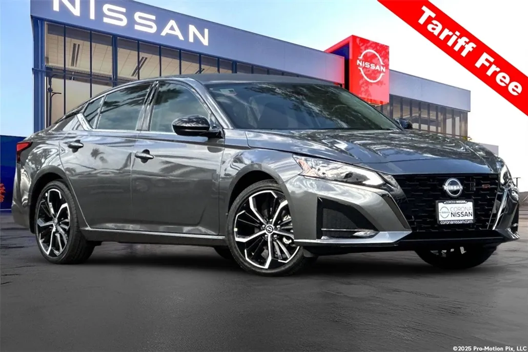 2025 Nissan Altima 2.5 SR photo 1