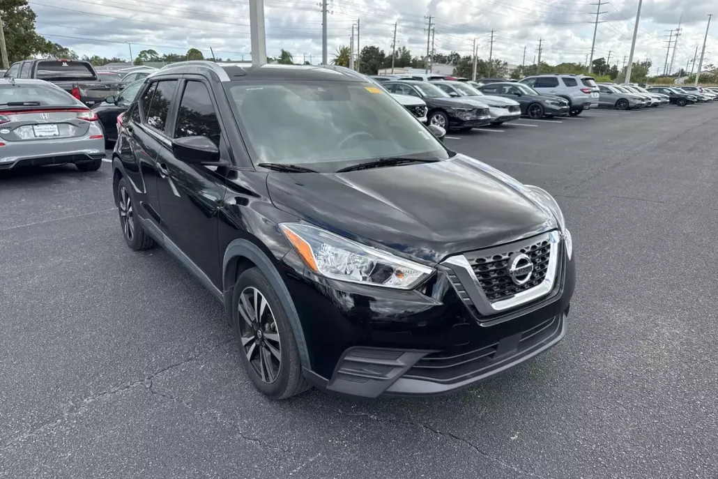 2020 Nissan Kicks SV photo 1