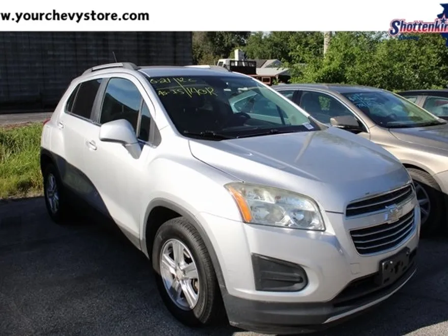 2016 Chevrolet Trax LT photo 1