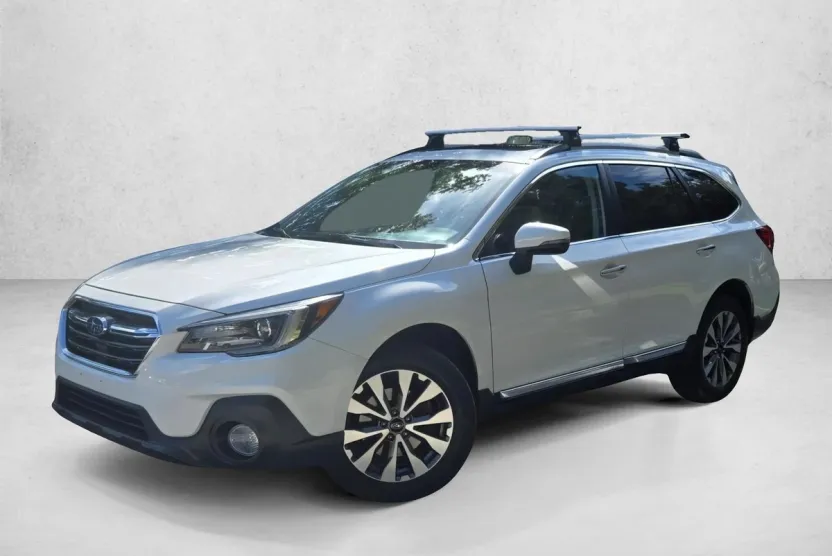 2018 Subaru Outback Touring photo 1