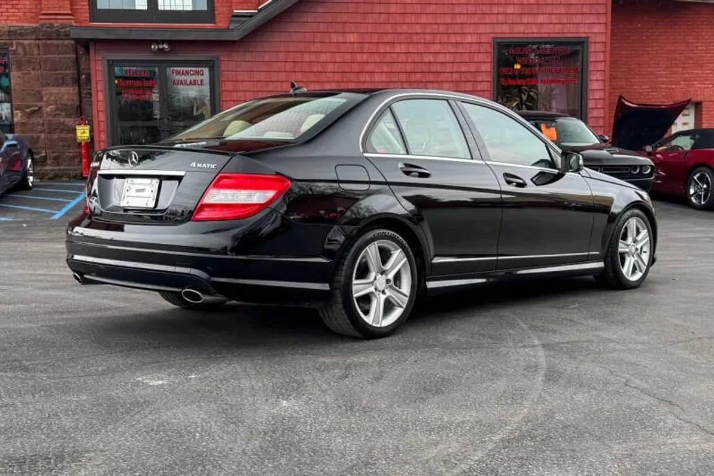 2011 Mercedes Benz C 300 Luxury 4MATIC photo 1