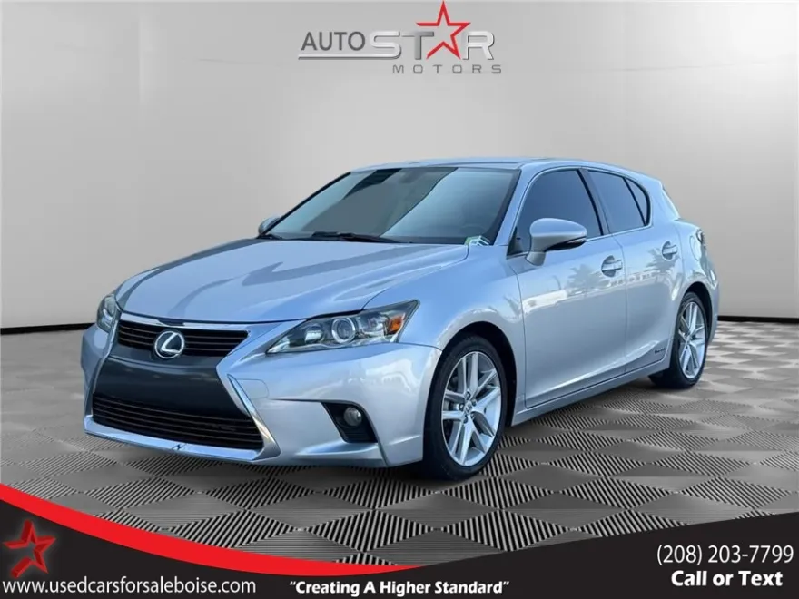 2016 Lexus CT 200h photo 1