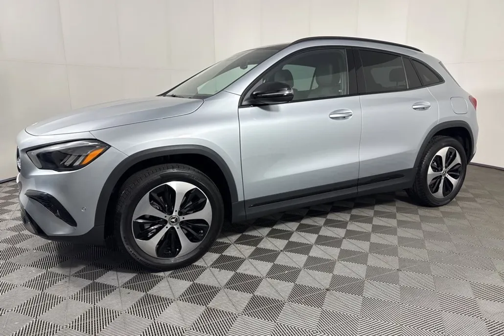 2026 Mercedes Benz GLA 250 4MATIC photo 1