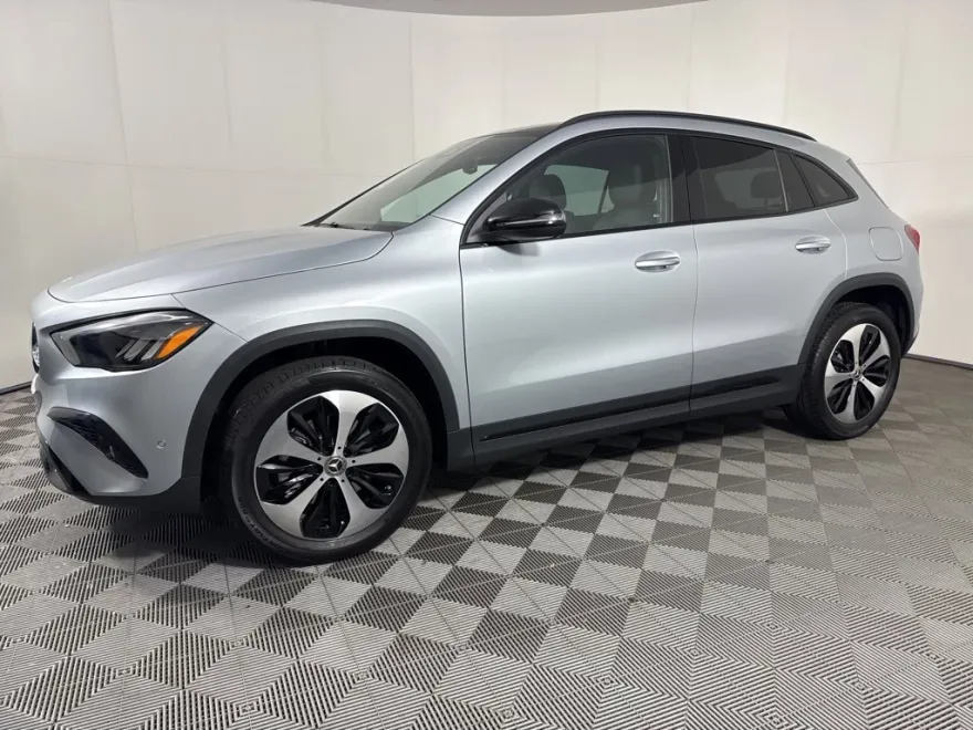 2026 Mercedes Benz GLA 250 4MATIC photo 1