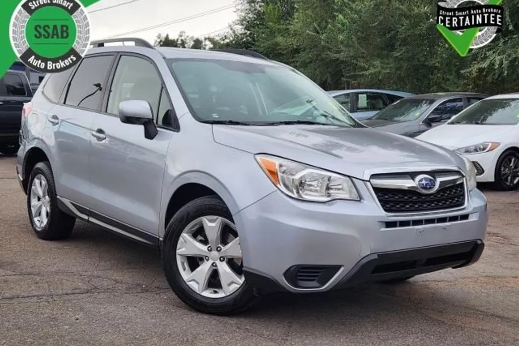 2015 Subaru Forester 2.5i Premium photo 1