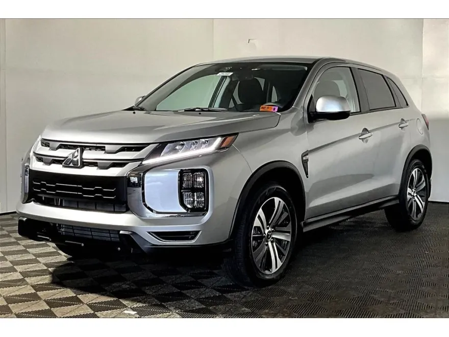 2025 Mitsubishi Outlander Sport ES photo 1