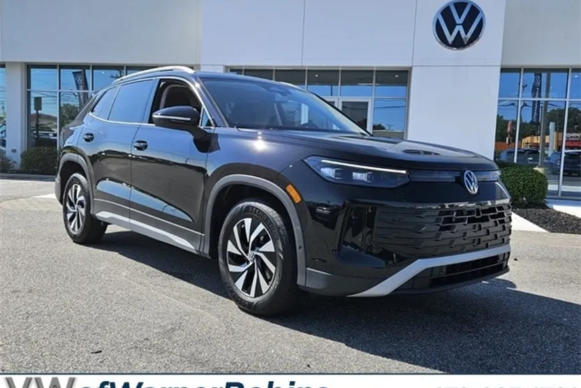 2025 Volkswagen Tiguan S photo 1