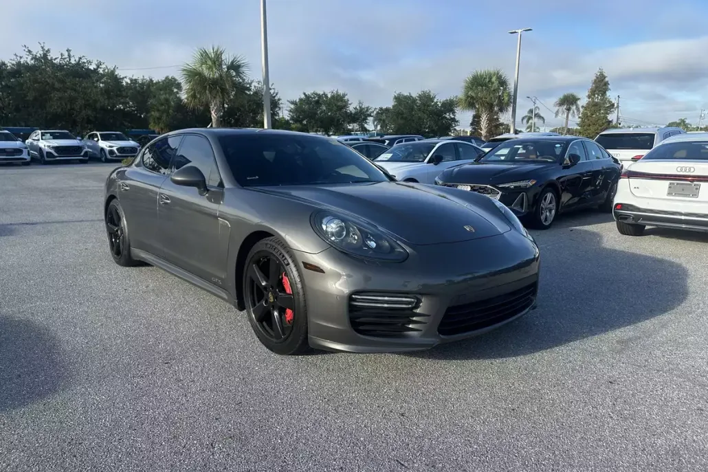 2015 Porsche Panamera GTS photo 1