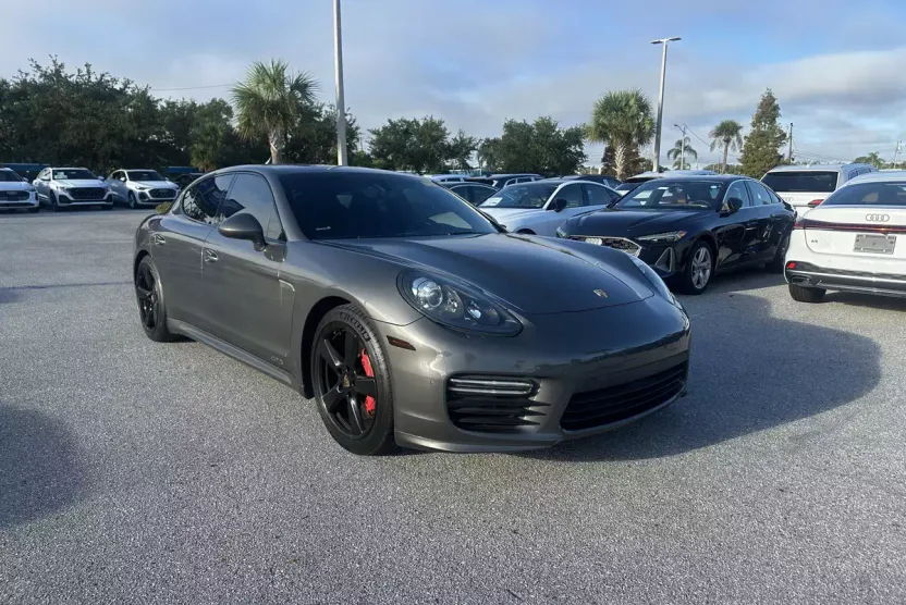 2015 Porsche Panamera GTS photo 1
