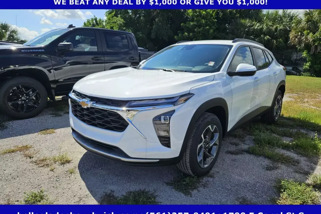 2025 Chevrolet Trax LT photo 1
