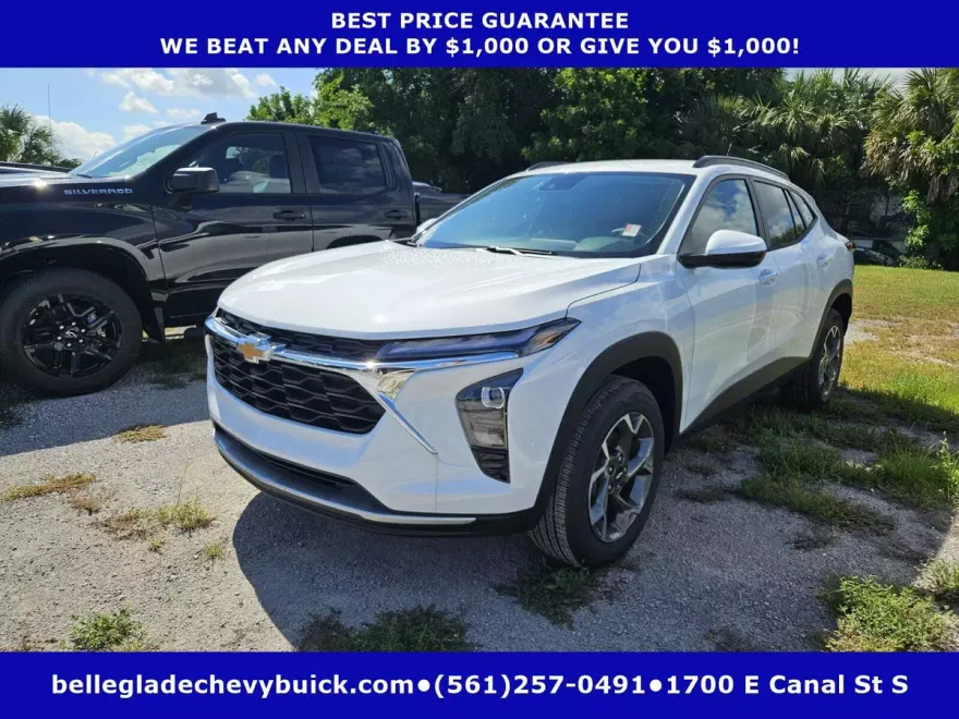 2025 Chevrolet Trax LT photo 1