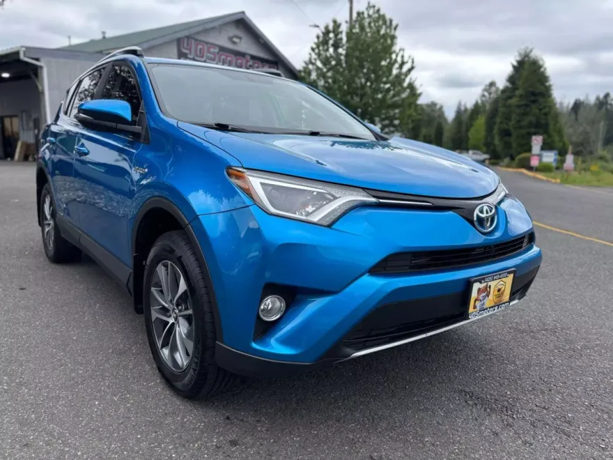 2016 Toyota RAV4 XLE Hybrid Sport photo 1