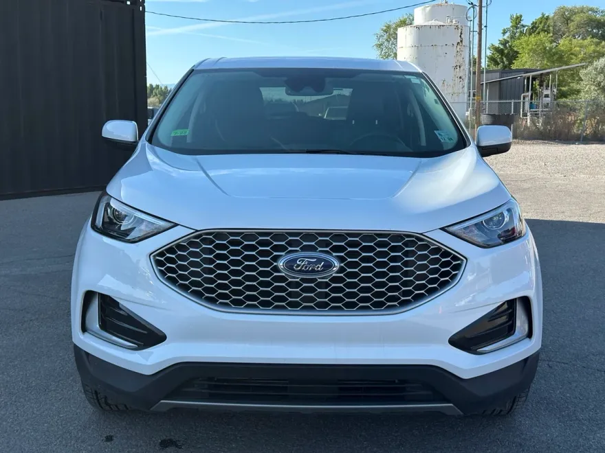 2024 Ford Edge SEL photo 1