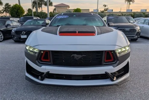 2024 Ford Mustang Dark Horse photo 3