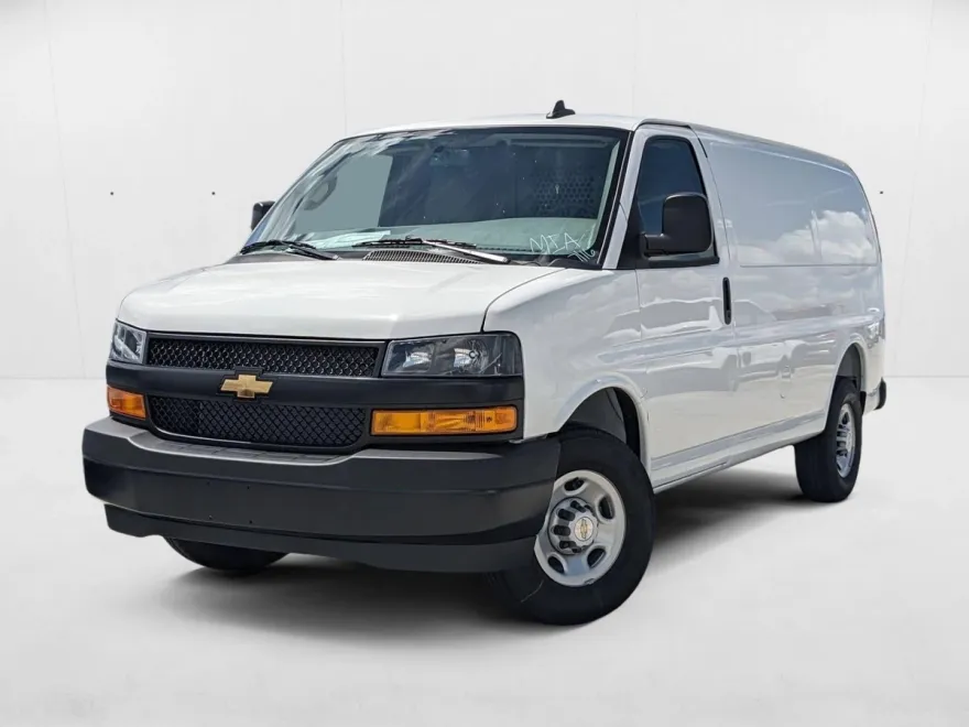 2025 Chevrolet Express Cargo 2500 Base photo 1