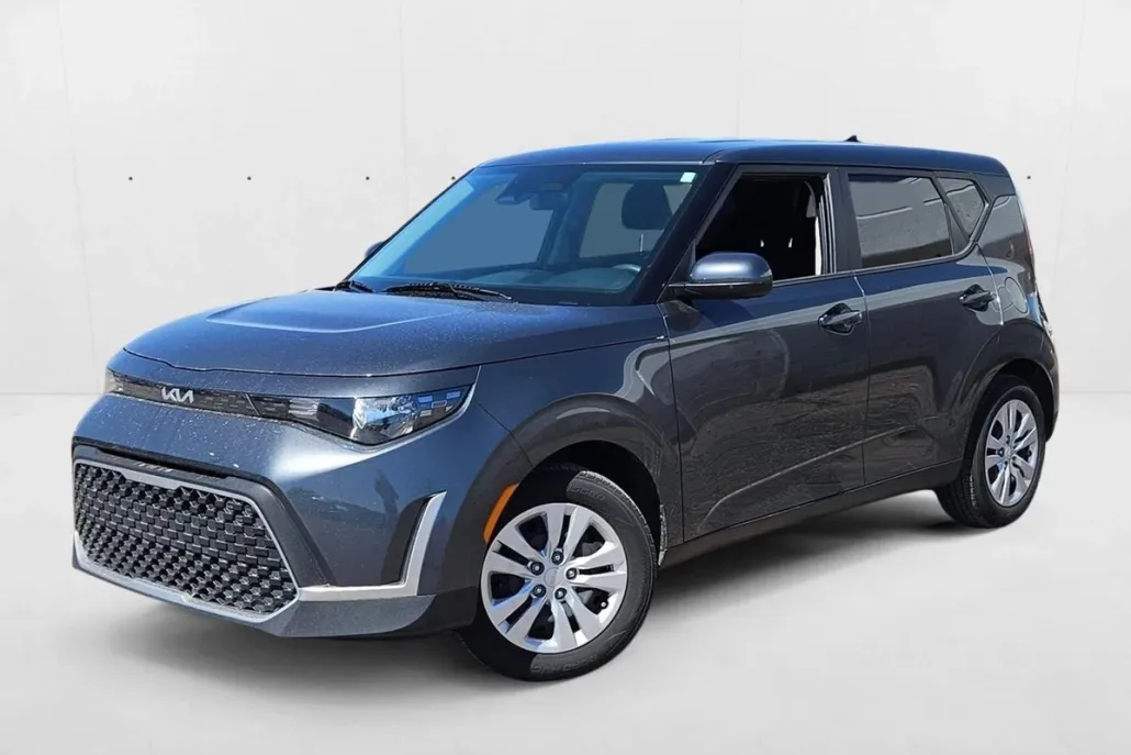 2023 Kia Soul LX photo 1