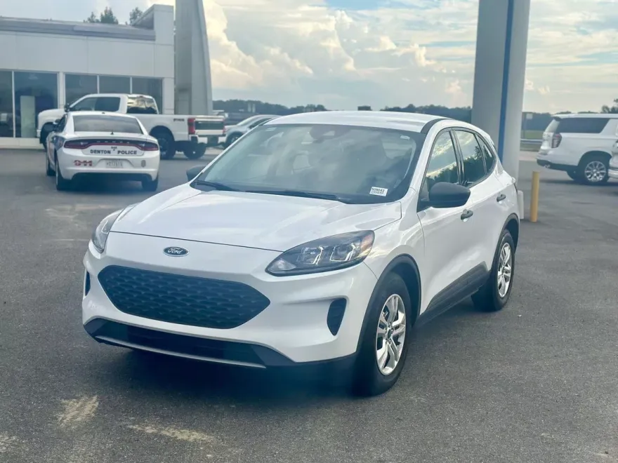 2022 Ford Escape S photo 1