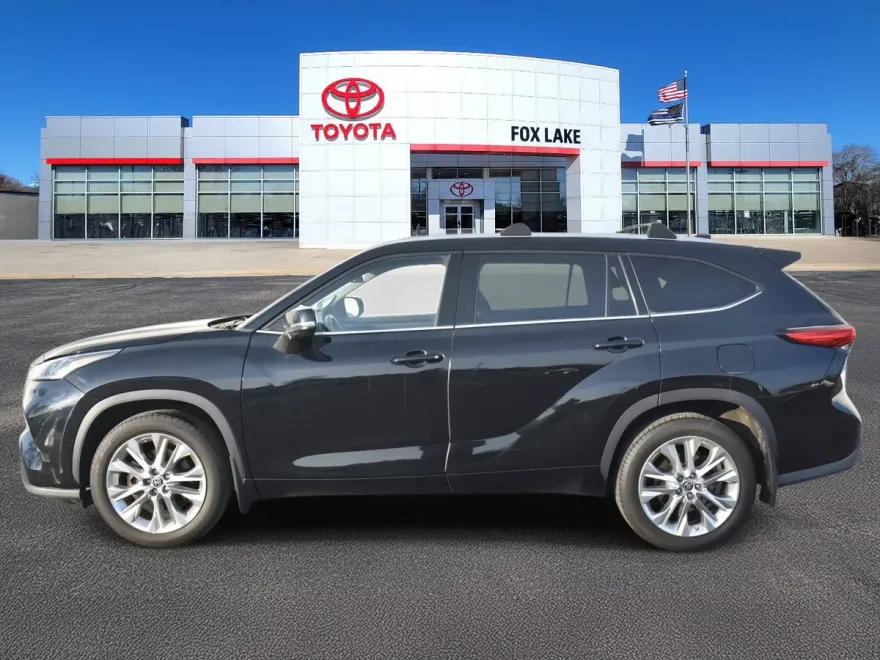 2022 Toyota Highlander Limited photo 1