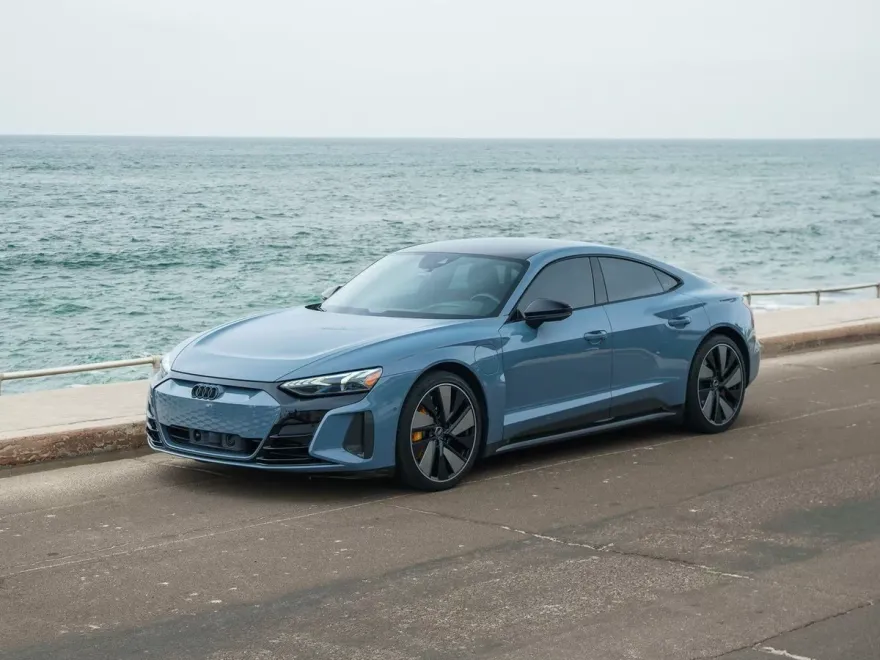 2022 Audi RS e-tron GT Base photo 1