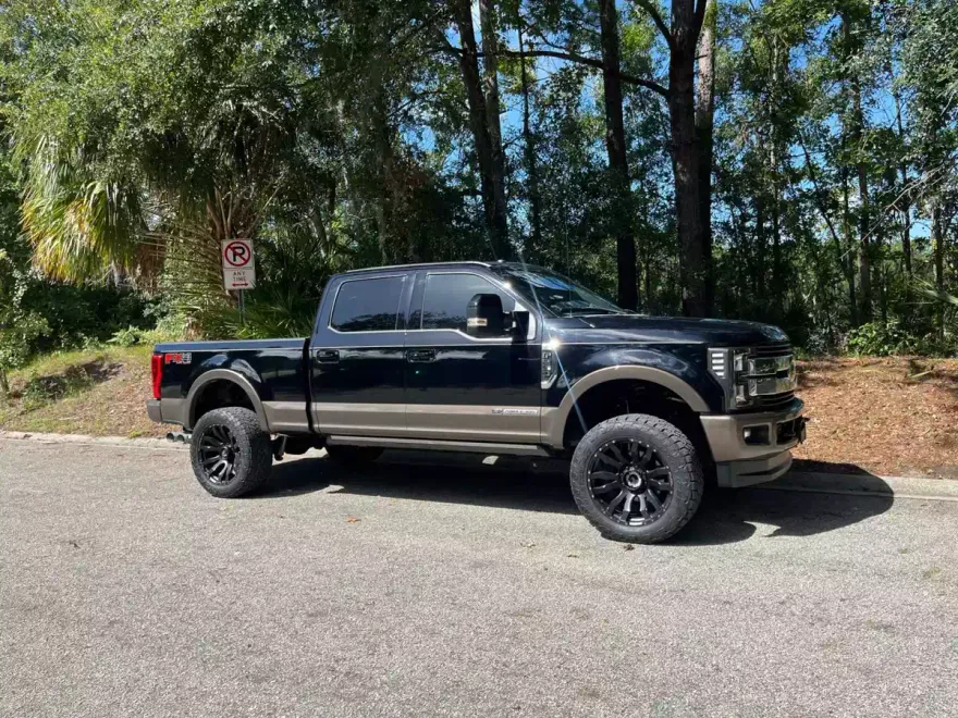2017 Ford F-250 photo 1
