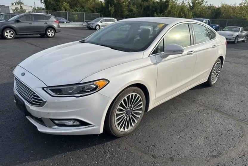 2017 Ford Fusion SE photo 1