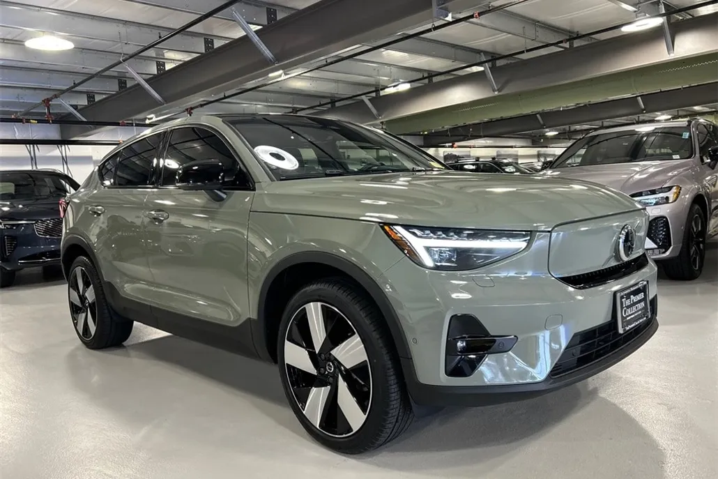 2023 Volvo C40 Recharge Ultimate photo 1