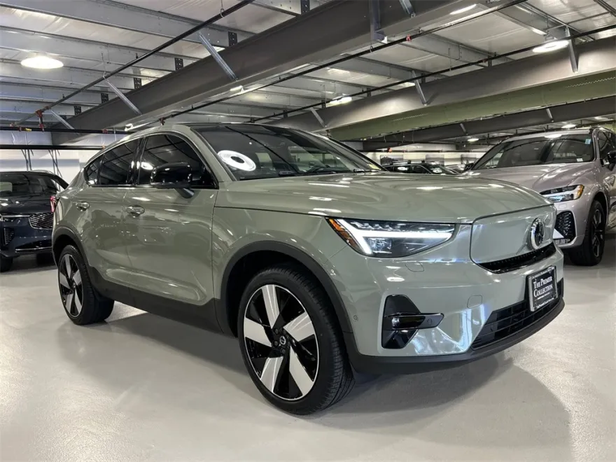 2023 Volvo C40 Recharge Ultimate photo 1