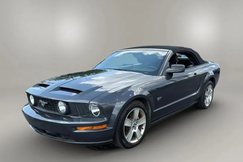 2007 Ford Mustang GT Deluxe Convertible photo 1