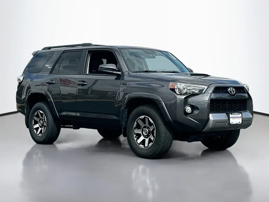 2019 Toyota 4Runner SR5 photo 1