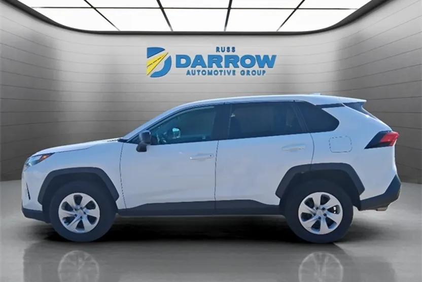 2023 Toyota RAV4 LE photo 1