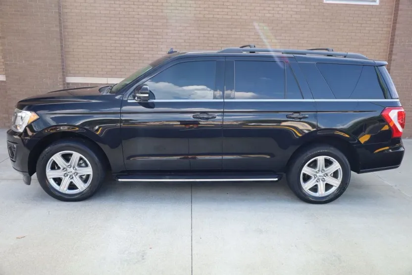 2019 Ford Expedition XLT photo 1
