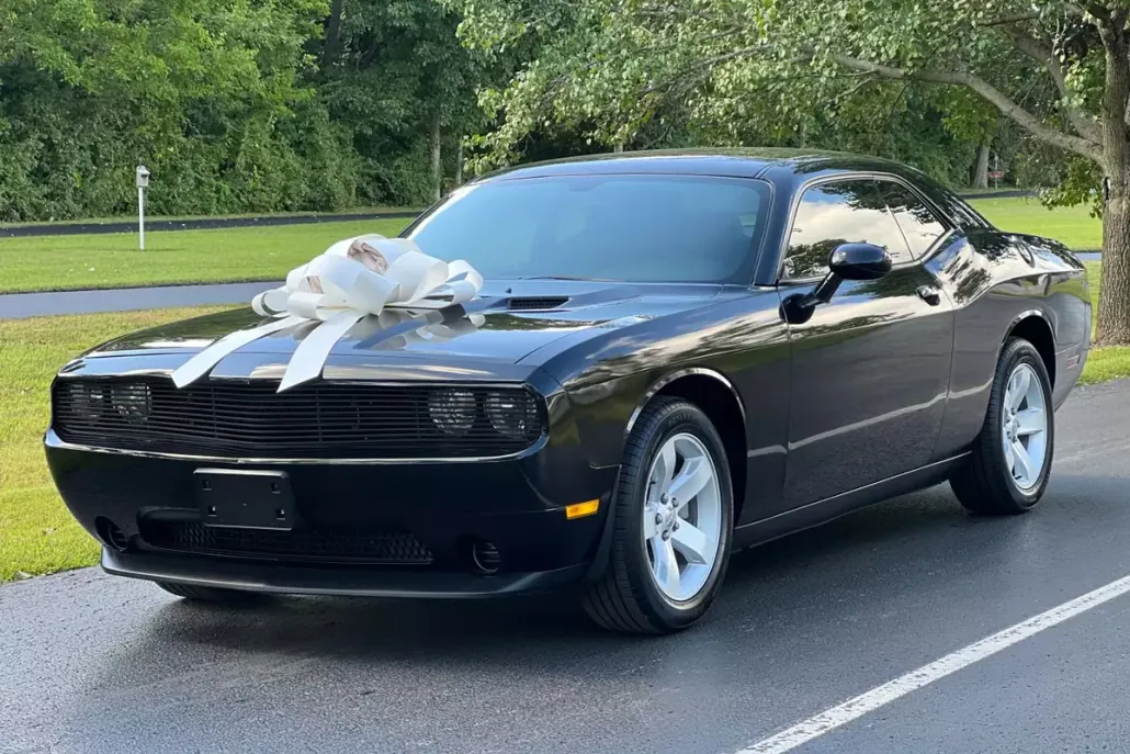 2012 Dodge Challenger SXT photo 1