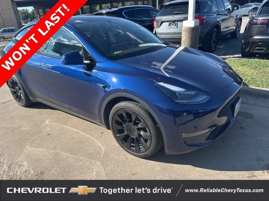 2025 Tesla Model Y Long Range photo 1