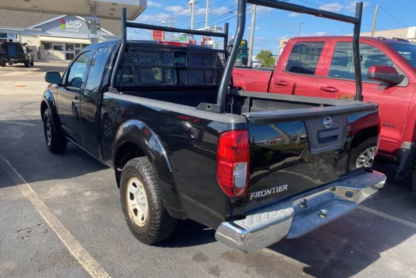 2013 Nissan Frontier S photo 1
