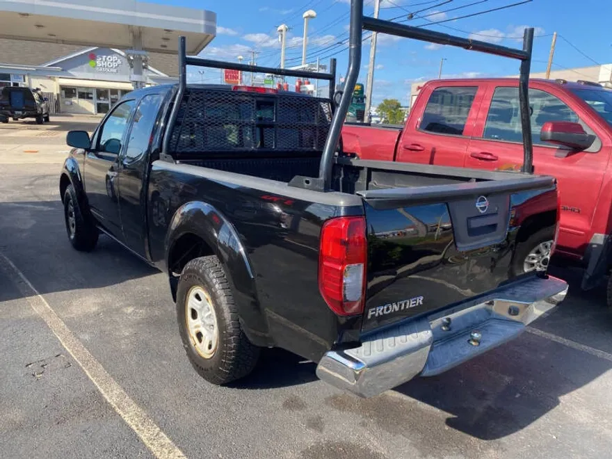 2013 Nissan Frontier S photo 1