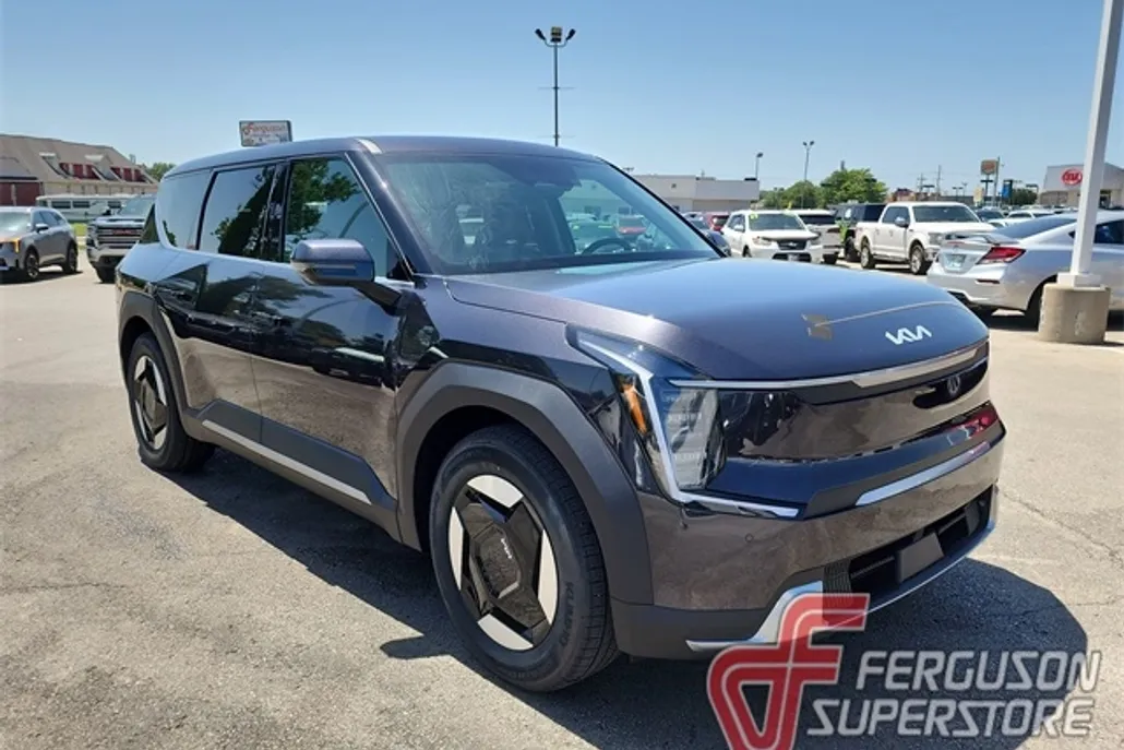 2026 Kia EV9 Light Long Range photo 1