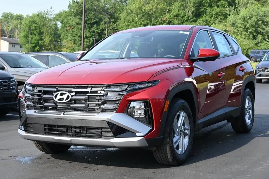 2025 Hyundai Tucson SE photo 1