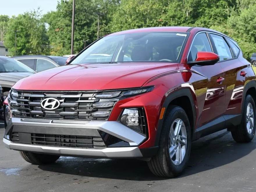 2025 Hyundai Tucson SE photo 1