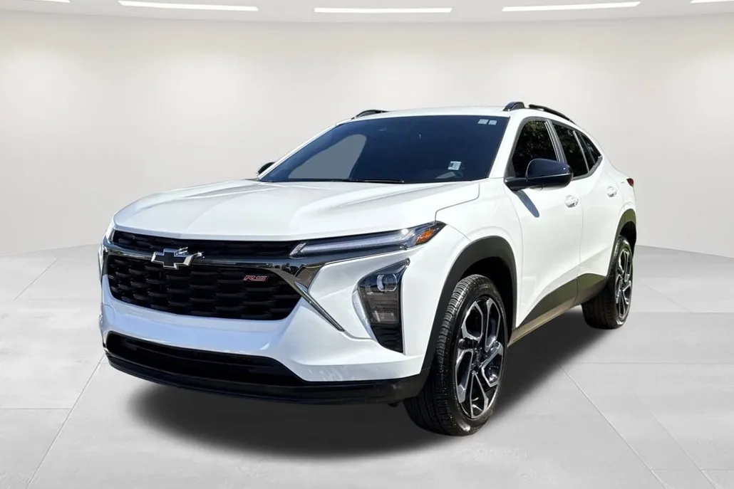 2024 Chevrolet Trax photo 1