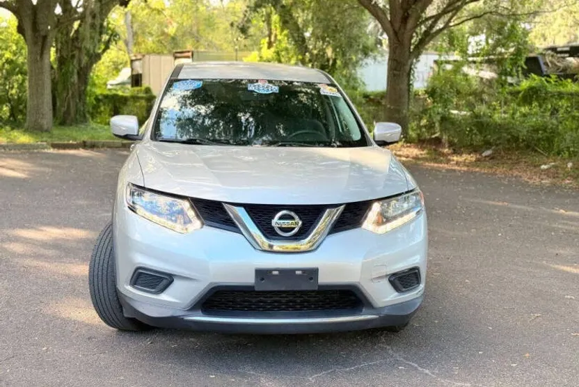 2015 Nissan Rogue S photo 1