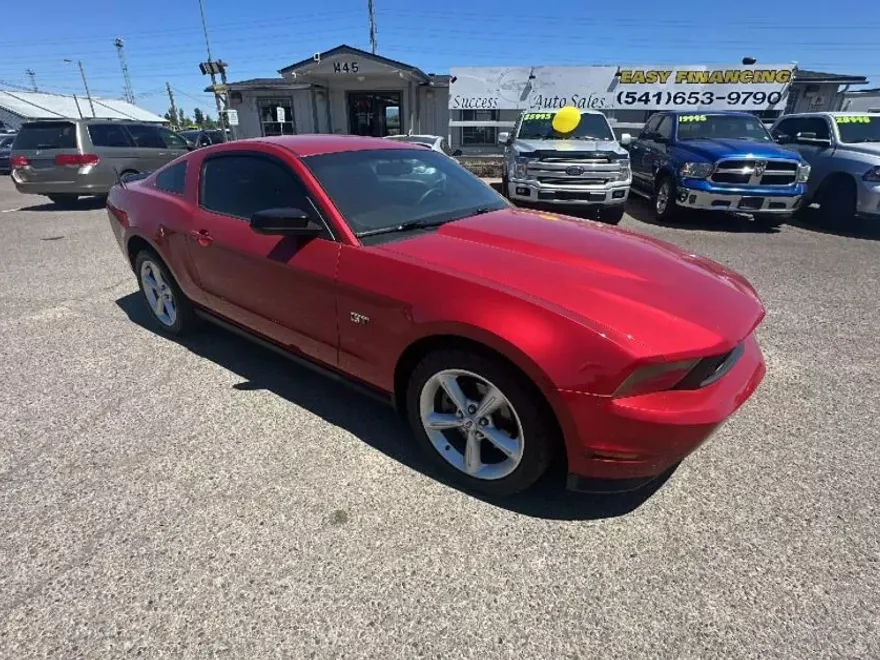 2010 Ford Mustang GT photo 2