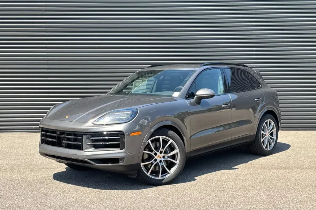 2025 Porsche Cayenne photo 1