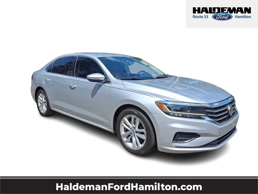 2020 Volkswagen Passat 2.0T SE photo 1