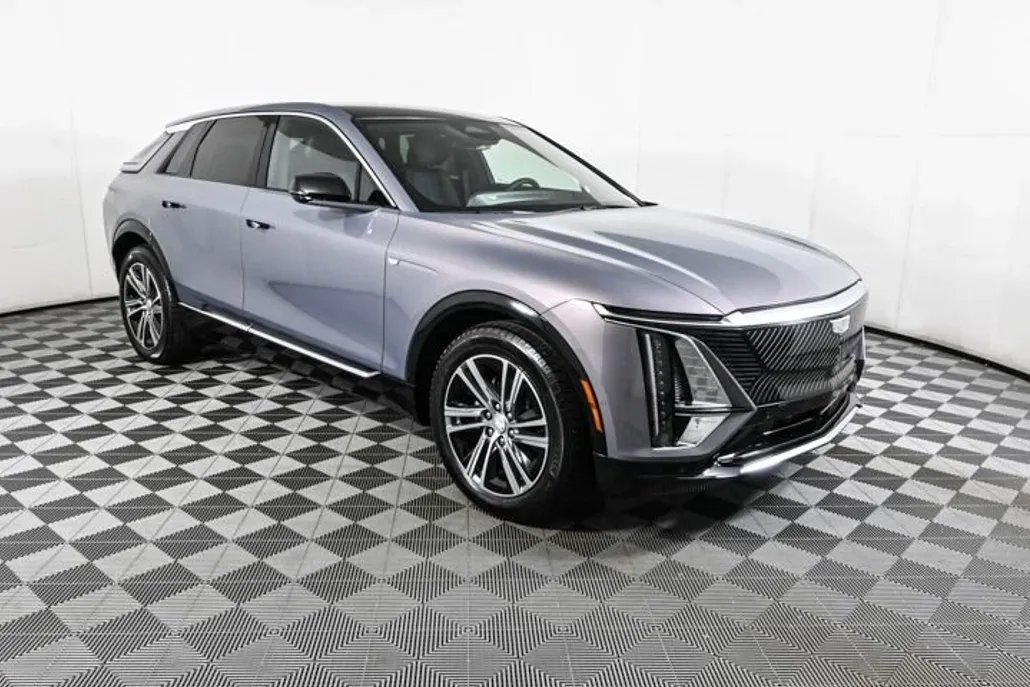 2025 Cadillac Lyriq Luxury photo 1