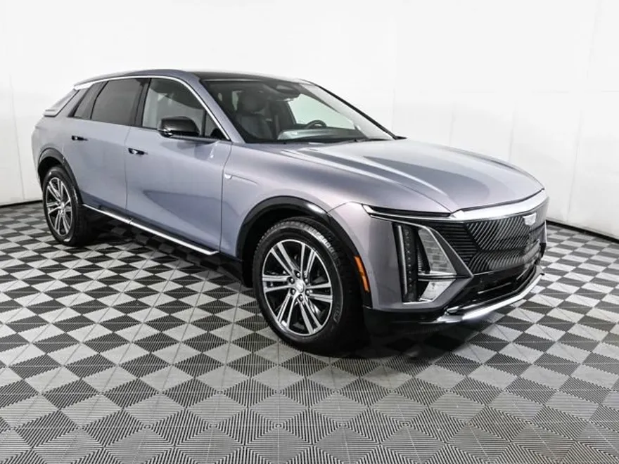 2025 Cadillac Lyriq Luxury photo 1