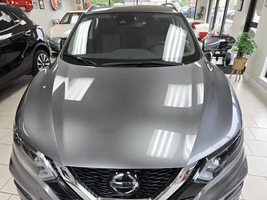 2022 Nissan Rogue Sport SV photo 1